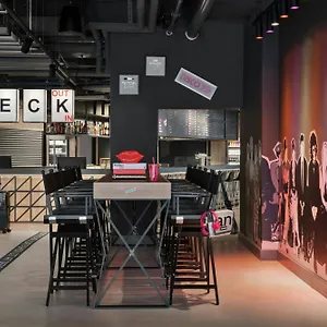 3* Otel Moxy