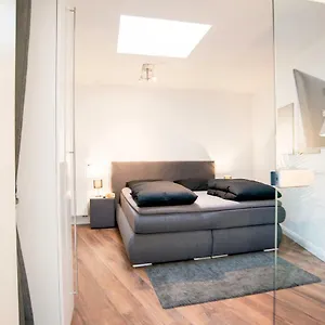 Apartment White Lofty Und White, Dusseldorf